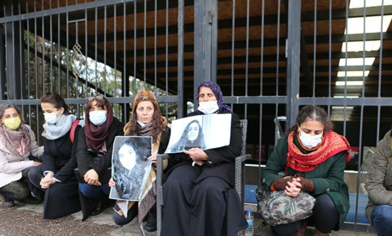 Gülistan Doku’nun ailesi Tunceli Adliyesi önünde oturma eylemi başlattı