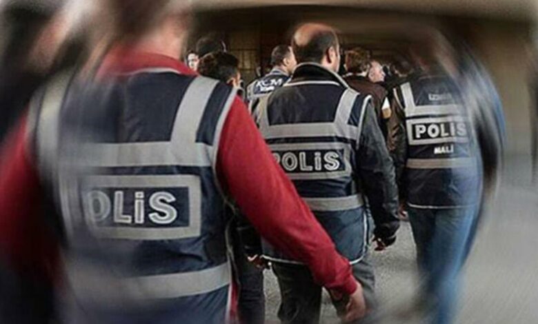 İzmir'de 'ByLock' operasyonu: 8 kişi tutuklandı