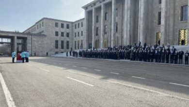 Eski Bakan Kumbaracıbaşı için Meclis'te tören