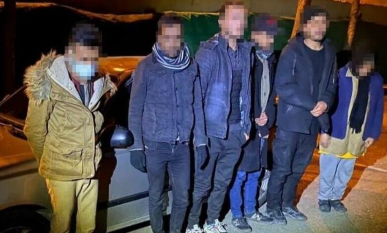 Türkiye’ye kaçak yollarla giren 6 kişi Denizli’de yakalandı