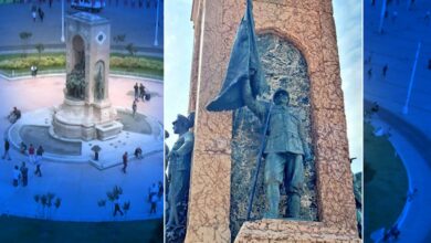 Taksim'de Cumhuriyet Anıtı'ndaki sancak direği yine kırıldı