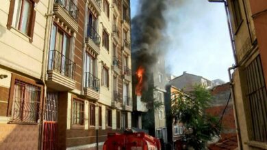 Şişli'de korkutan yangın: Bina alev alev yandı