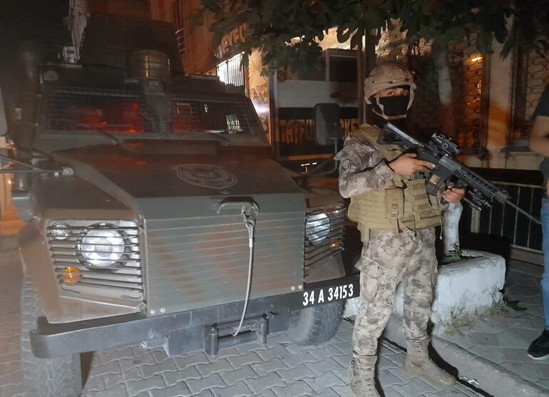 Sultangazide kaçak göçmen operasyonunda 32 kişi yakalandı