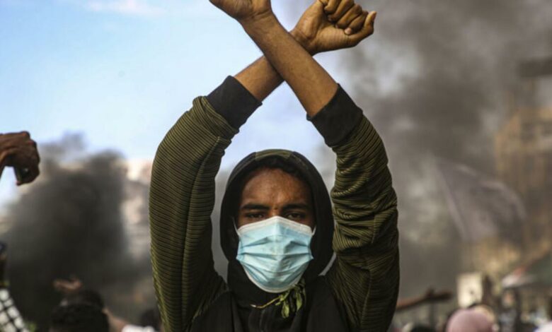 Sudan'da askeri yönetim karşıtlarından protesto: Müzakere yok meşruiyet yok uzlaşma yok...