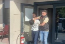 Fatih'te hırsız dehşeti! Evine girdiği genç öğretmeni boğazından yaraladı