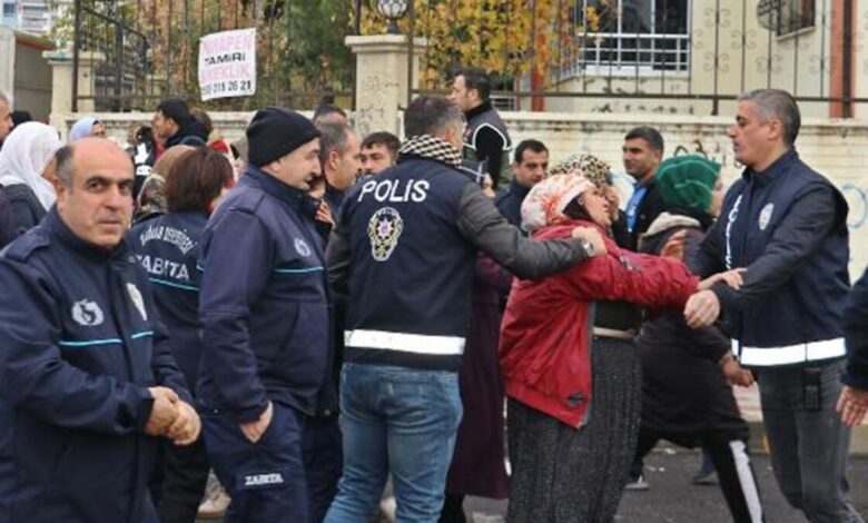Diyarbakır'da kadın ve erkek pazarcılar arasında gerginlik