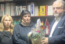 Kavgayı ayıran Türk kadın ölümden döndü
