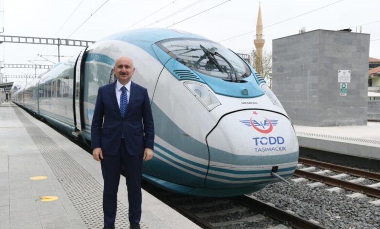 Bakan Karaismailoğlu: 2022'de 321 milyon yolcu raylı sistemlerimizle seyahat etti