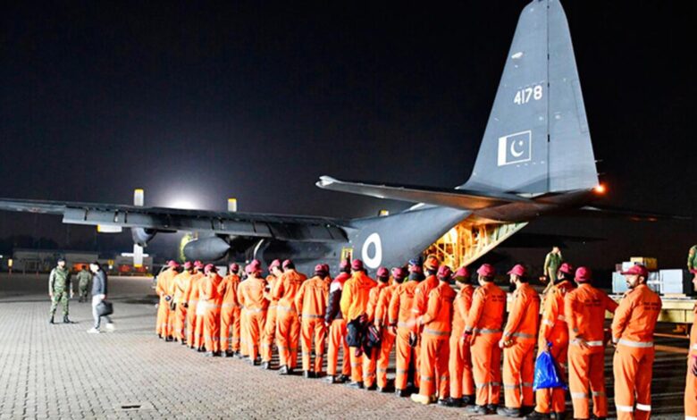 Pakistan Türkiye’ye yardım ve arama kurtarma ekibi gönderdi