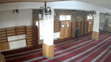 Kars’ta camilerin ses sistemlerini çalan hırsız önce kameralara sonra polise yakalandı