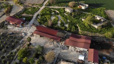 Fay hattı çiftlik evini ikiye böldü: Toprak 3 metre çöktü 7 metre kaydı