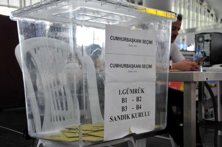İstanbul Havalimanında 15 bini aşkın oy kullanıldı