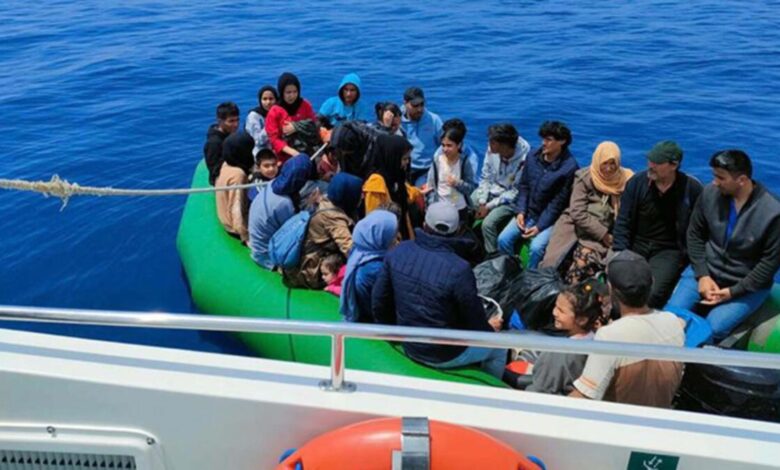 Çanakkale'de 31 kaçak göçmen kurtarıldı